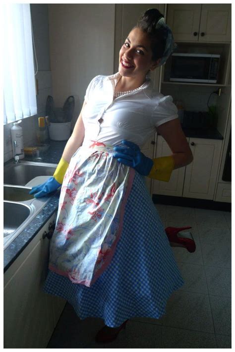 diy housewife costume|50s housewife costume plus size.